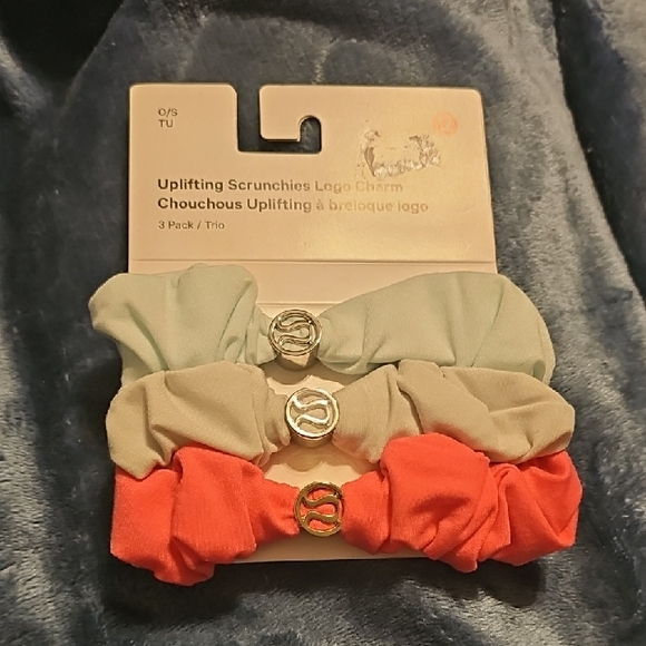 Lululemon Uplifting Scrunchie 3 Pack * Logo Charm! GLZP/VPOR/MIBR! - Picture 2 of 7